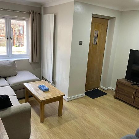 Rainbow Quays Apartment Лондон Екстериор снимка