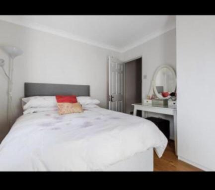 Rainbow Quays Apartment Лондон Екстериор снимка