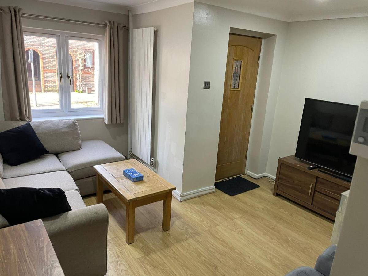 Rainbow Quays Apartment Лондон Екстериор снимка